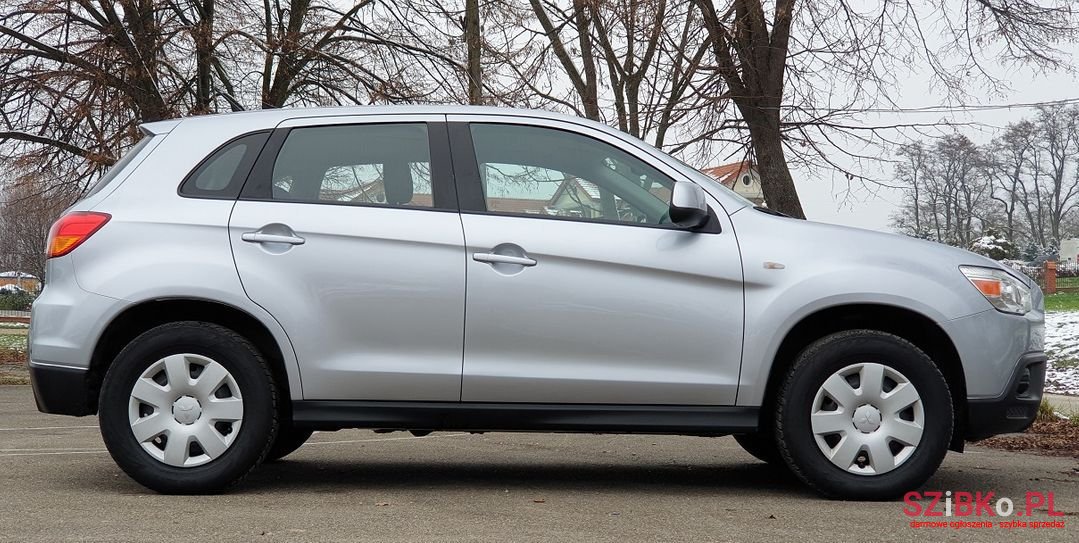 2011' Mitsubishi ASX photo #5