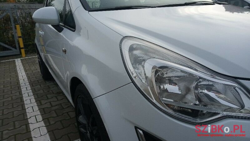 2011' Opel Corsa photo #5