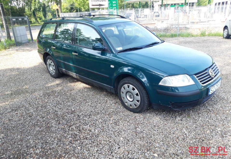 2001' Volkswagen Passat photo #1