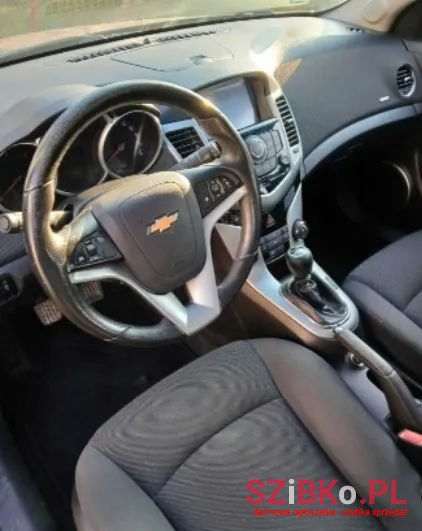 2011' Chevrolet Cruze photo #6