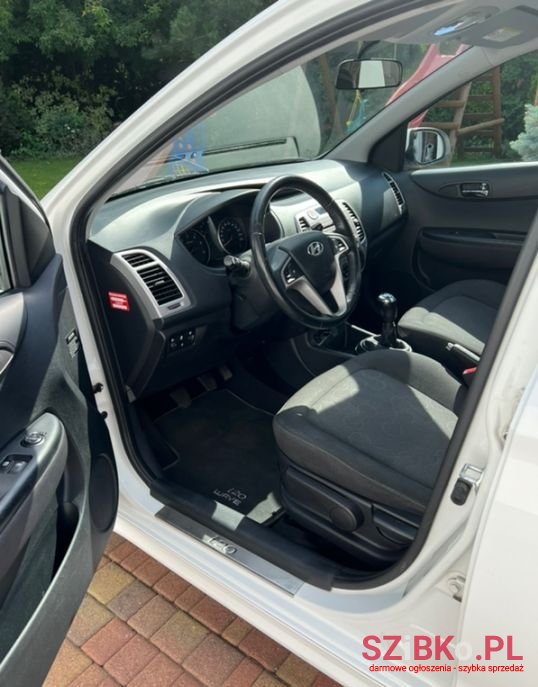 2012' Hyundai i20 photo #5