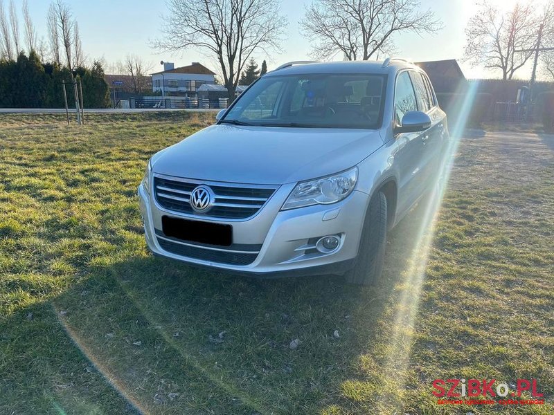 2009' Volkswagen Tiguan photo #1