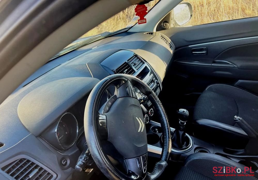 2012' Citroen C4 Aircross photo #2