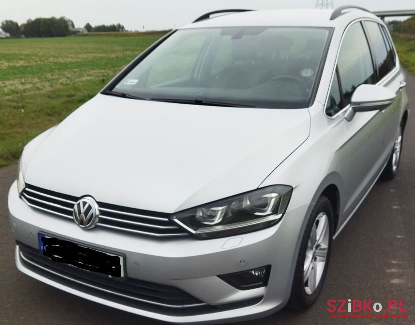 2016' Volkswagen Golf photo #1