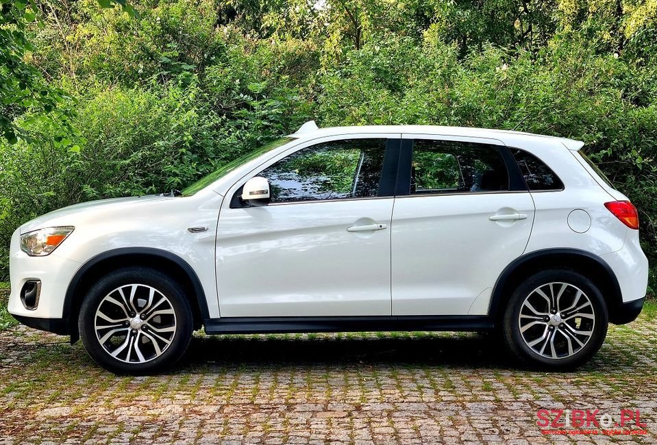 2015' Mitsubishi ASX photo #2