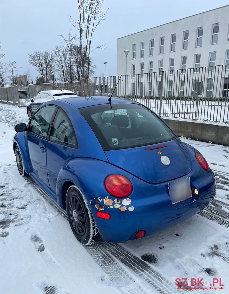 2003' Volkswagen New Beetle 2.0 photo #6