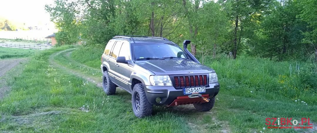 2004' Jeep Grand Cherokee photo #2