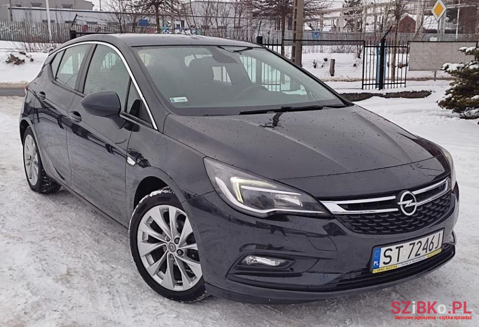 2016' Opel Astra photo #1