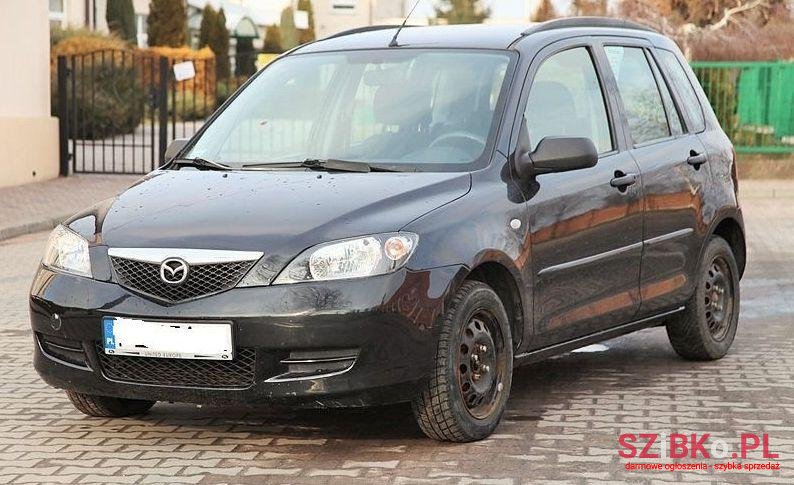 2004' Mazda 2 photo #1