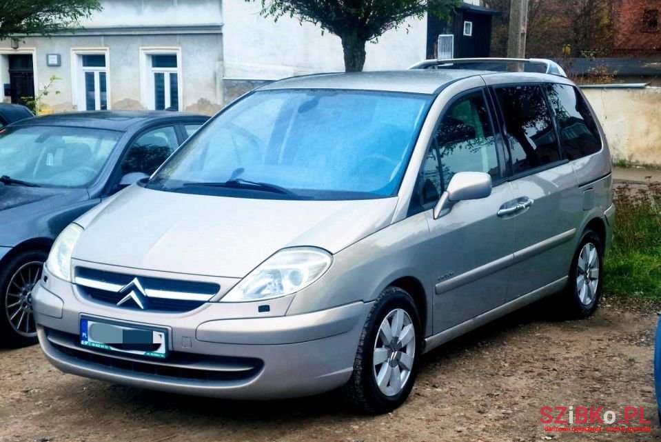 2008' Citroen C8 photo #1