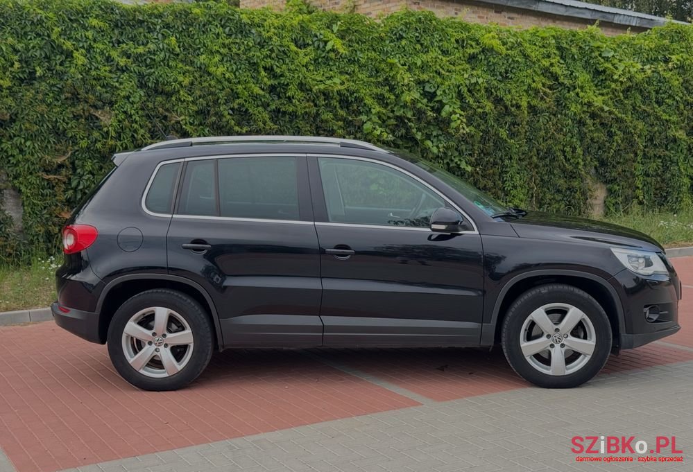 2009' Volkswagen Tiguan photo #6