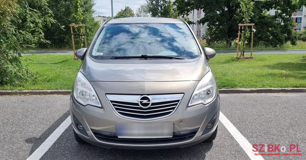 2010' Opel Meriva 1.4 T Cosmo photo #2