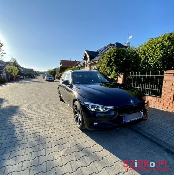 2018' BMW 3 Series 318D photo #1