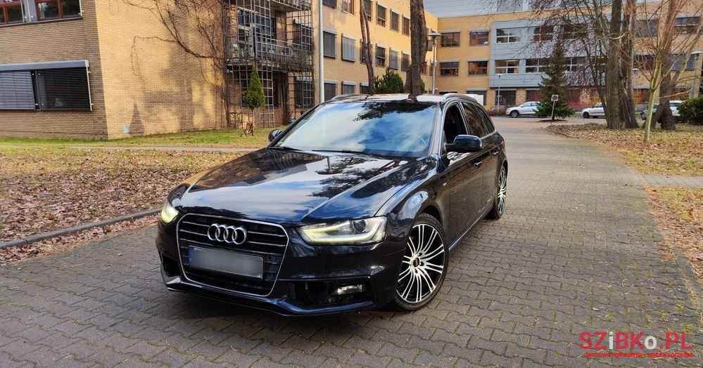 2012' Audi A4 Avant photo #3