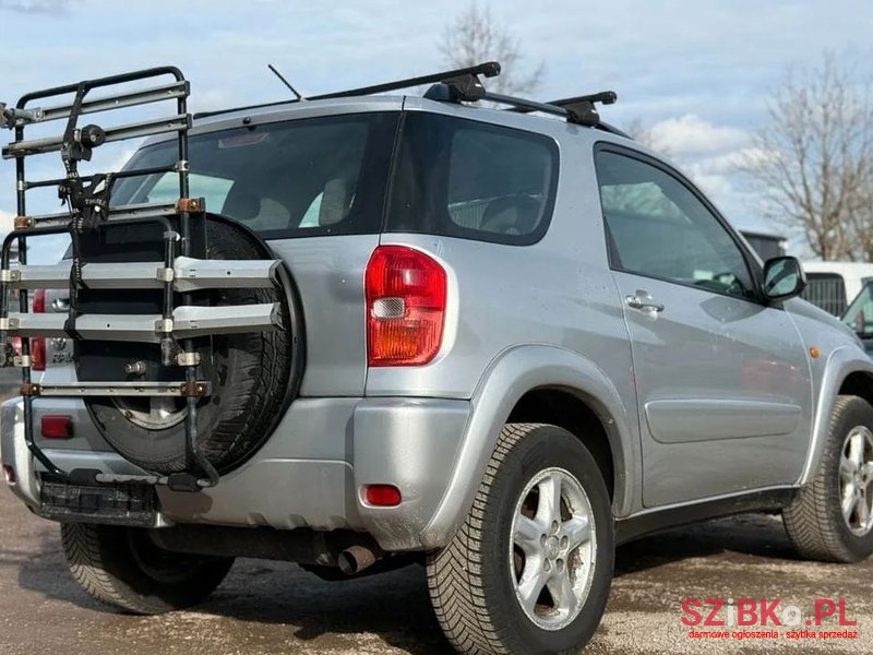 2002' Toyota RAV4 4X4 photo #4