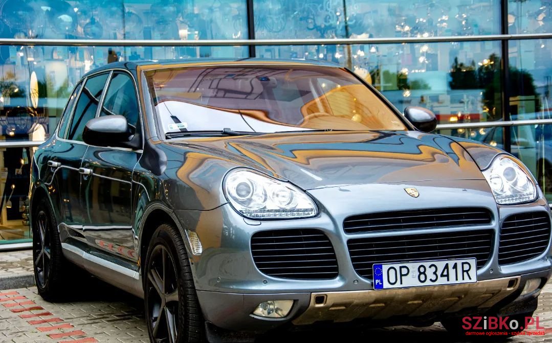 2004' Porsche Cayenne photo #4