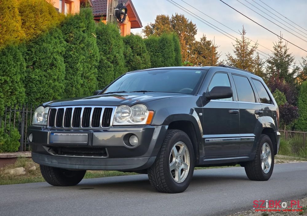 2006' Jeep Grand Cherokee photo #1