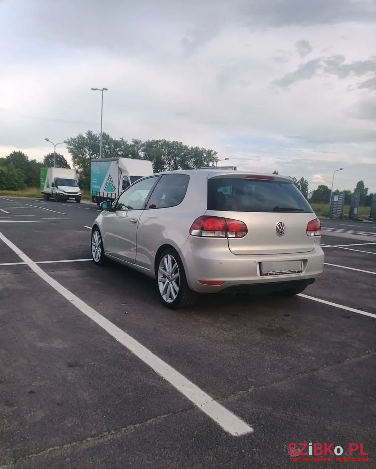 2009' Volkswagen Golf photo #4