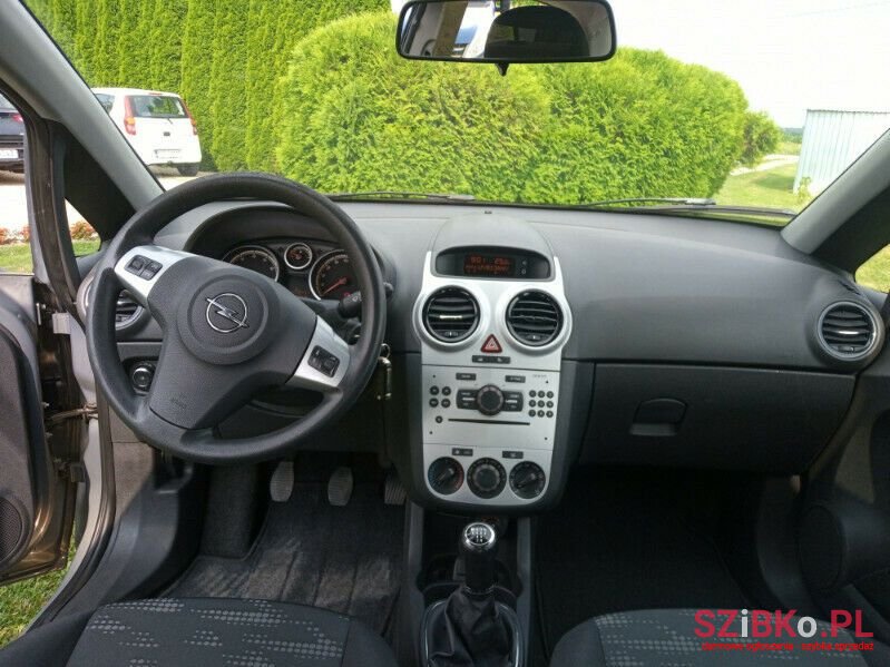 2011' Opel Corsa photo #5