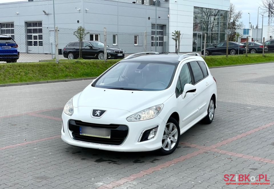 2011' Peugeot 308 photo #1