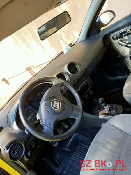 2003' SEAT Ibiza photo #2