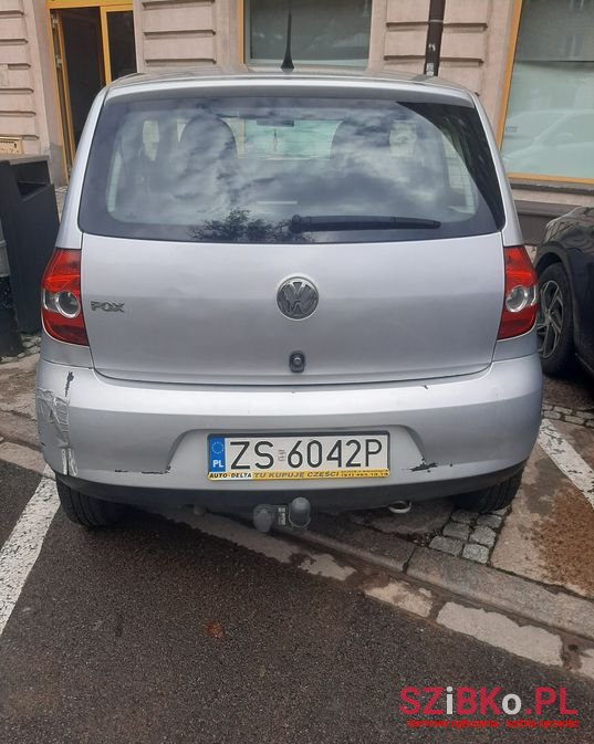 2007' Volkswagen Fox photo #3
