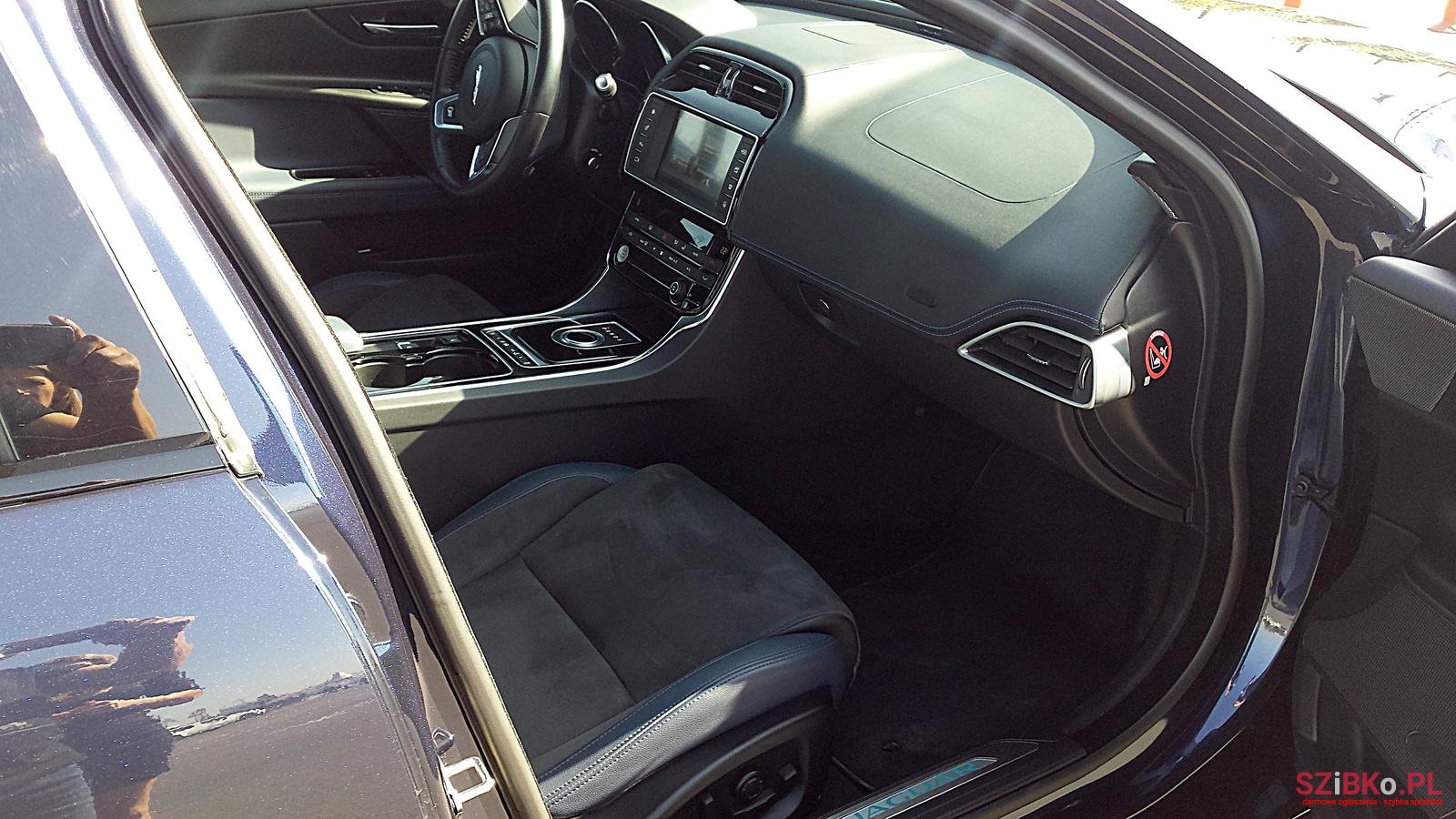 2016' Jaguar X-Type XE photo #6