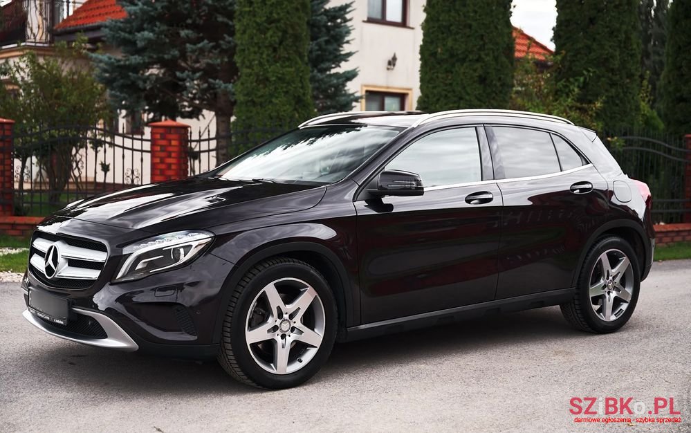 2014' Mercedes-Benz GLA 250 4-Matic photo #2