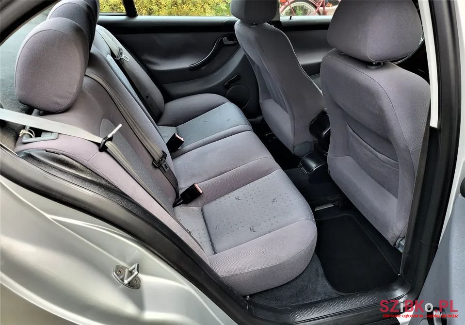 2001' SEAT Toledo photo #6