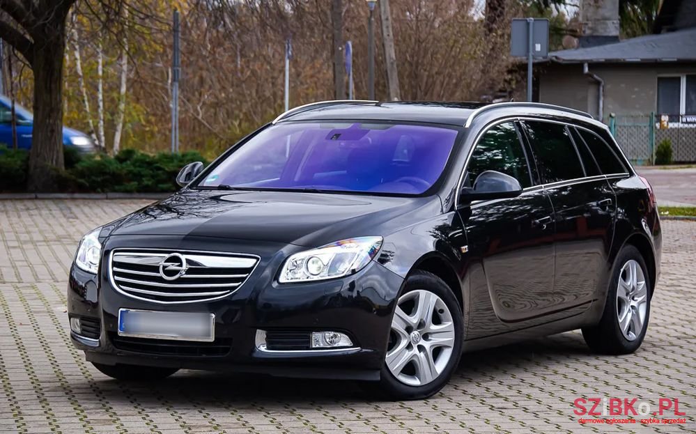 2011' Opel Insignia 1.4 T Cosmo S&S photo #2