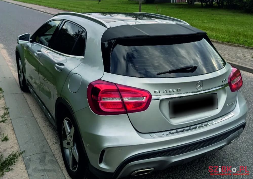 2014' Mercedes-Benz GLA photo #3