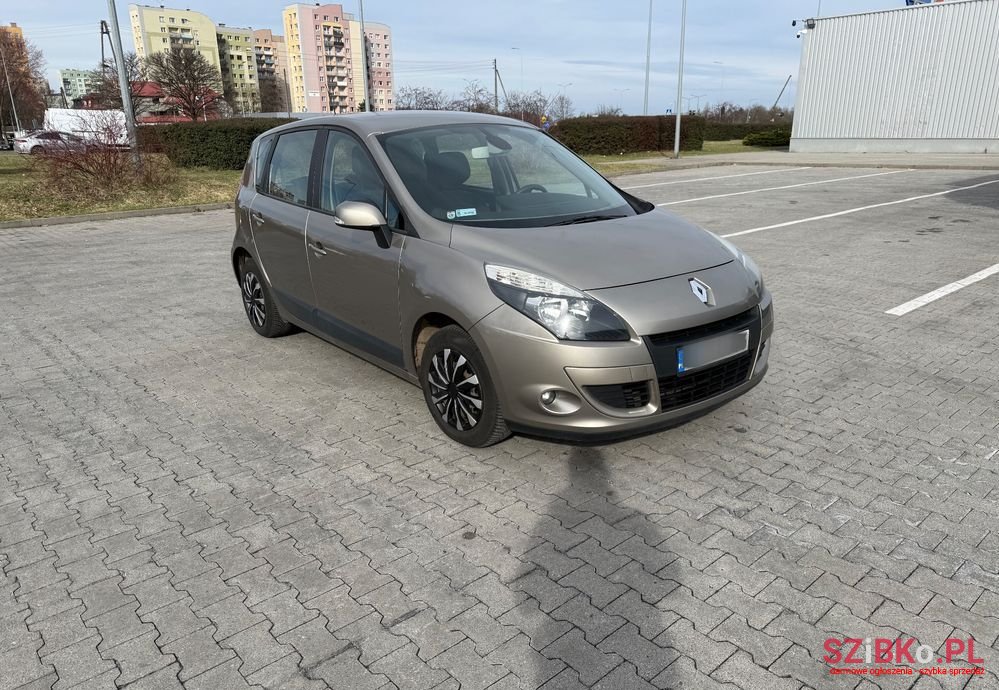 2009' Renault Scenic photo #1
