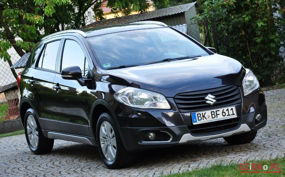 2014' Suzuki SX4 photo #5