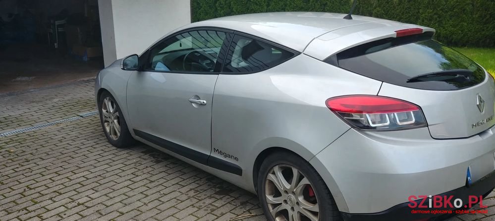 2009' Renault Megane photo #6