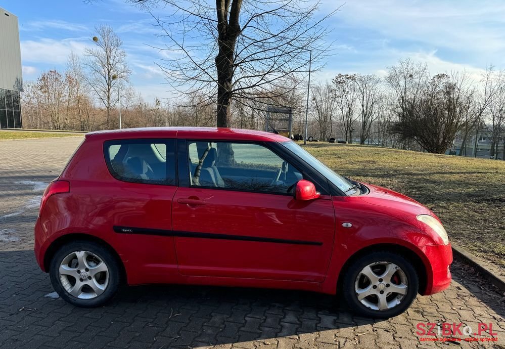 2009' Suzuki Swift photo #3