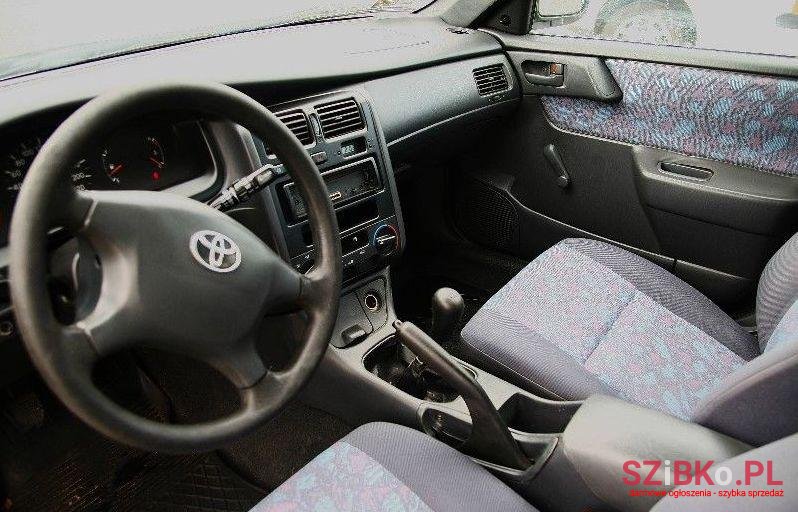 1998' Toyota Carina photo #2