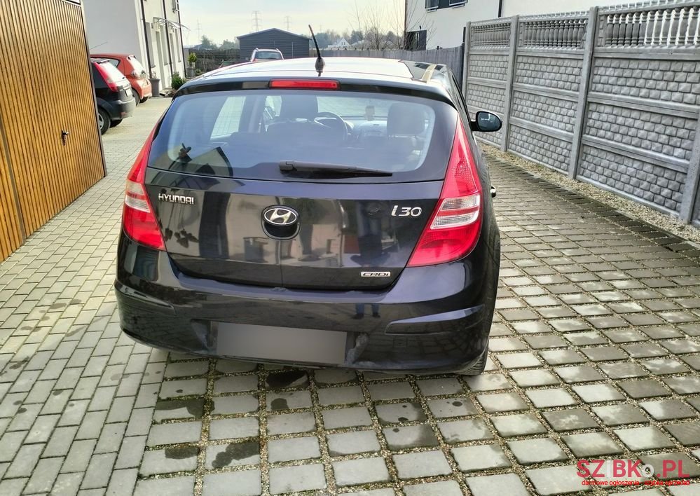 2009' Hyundai i30 1.6 Crdi Base photo #2