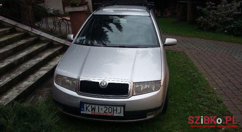 2001' Skoda Fabia photo #1