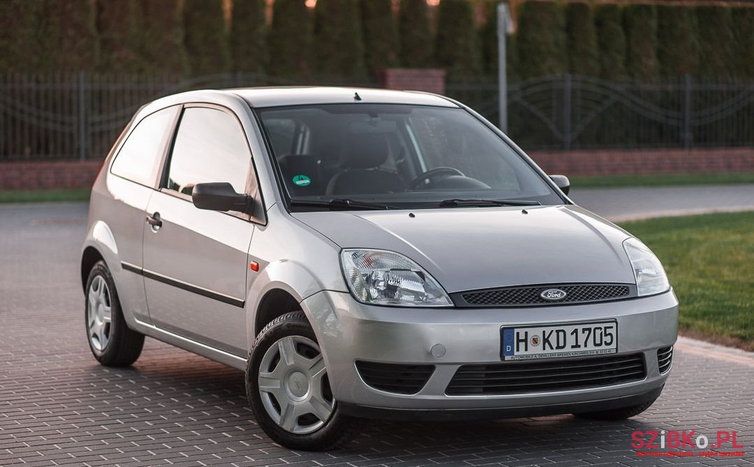 2005' Ford Fiesta photo #2