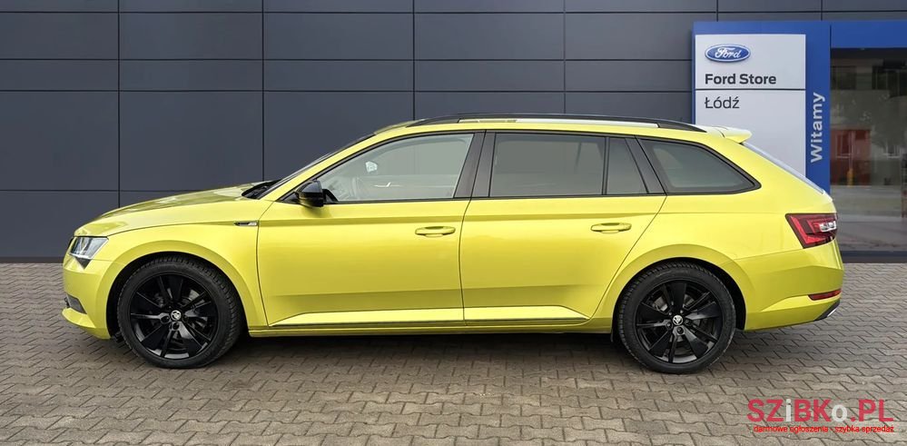 2019' Skoda Superb photo #4