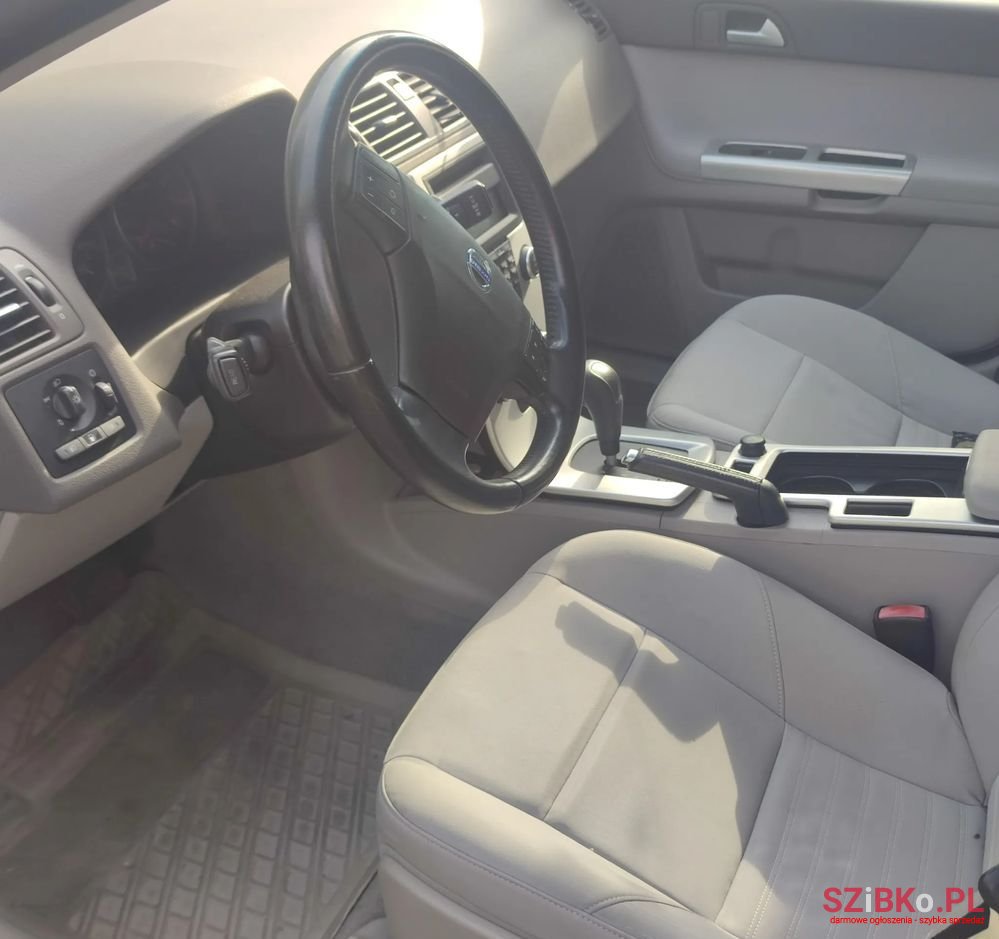 2010' Volvo V50 T5 photo #6