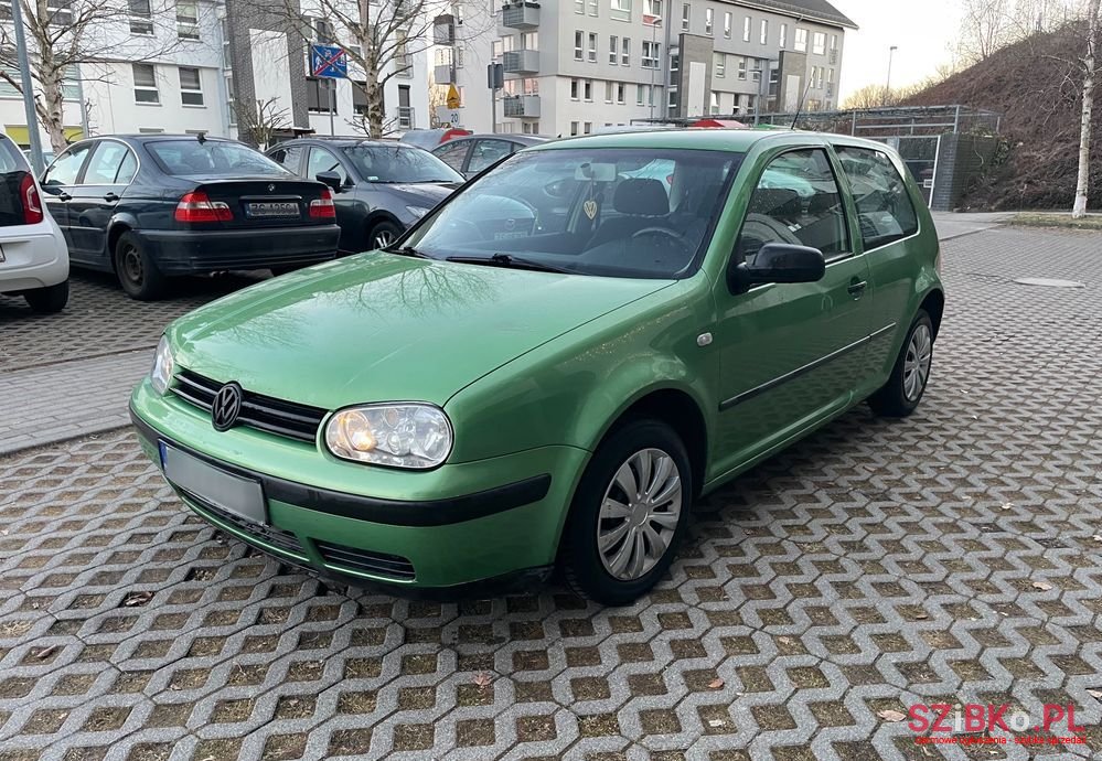 2000' Volkswagen Golf photo #1
