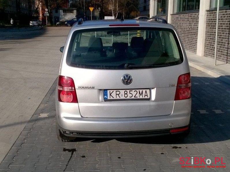 2009' Volkswagen Touran photo #1