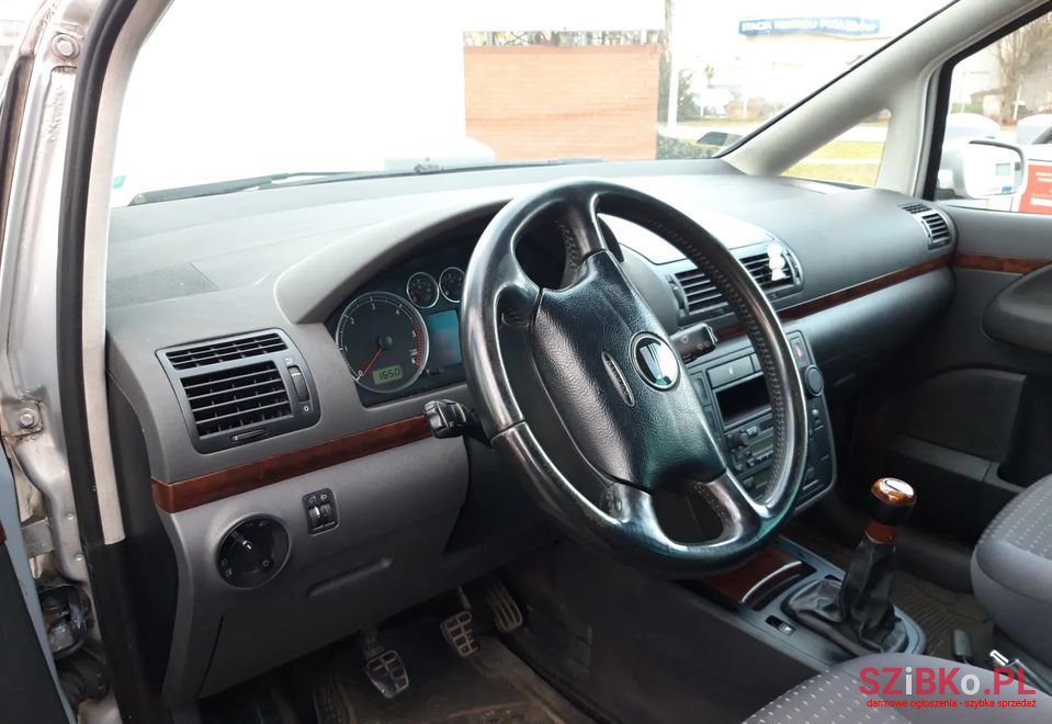 2003' SEAT Alhambra photo #6