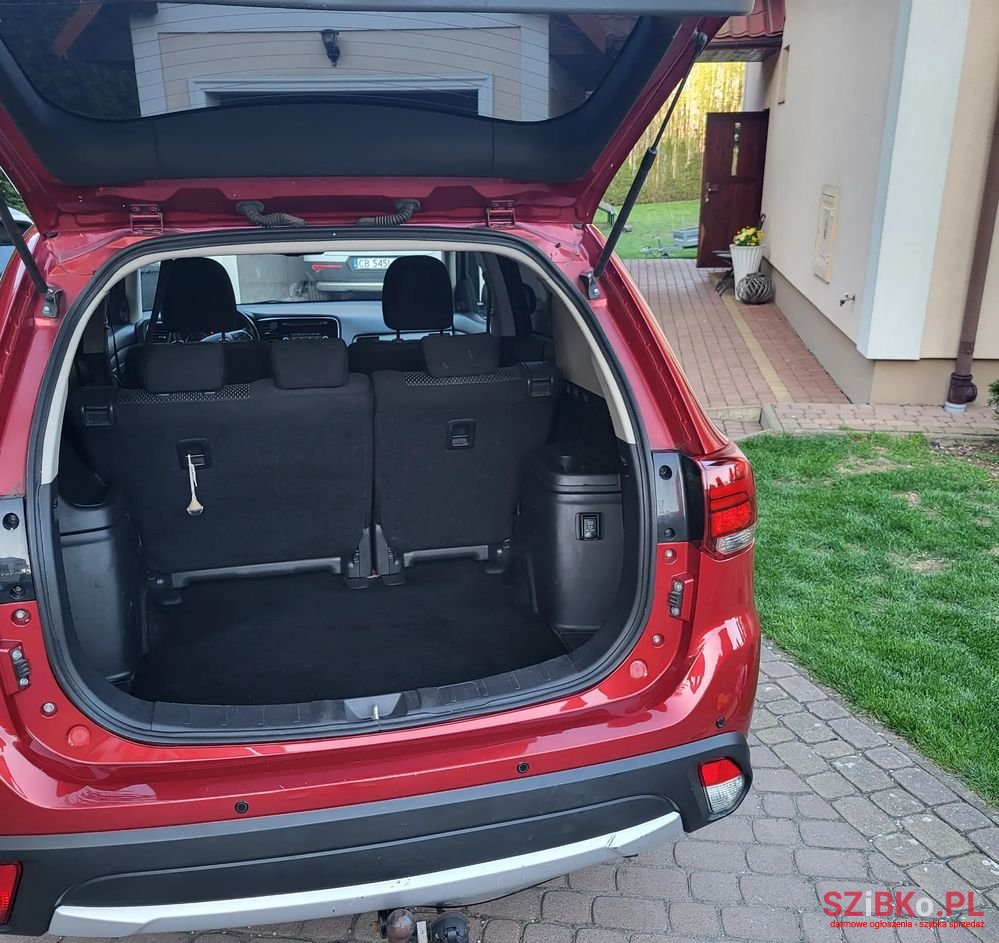 2016' Mitsubishi Outlander photo #6