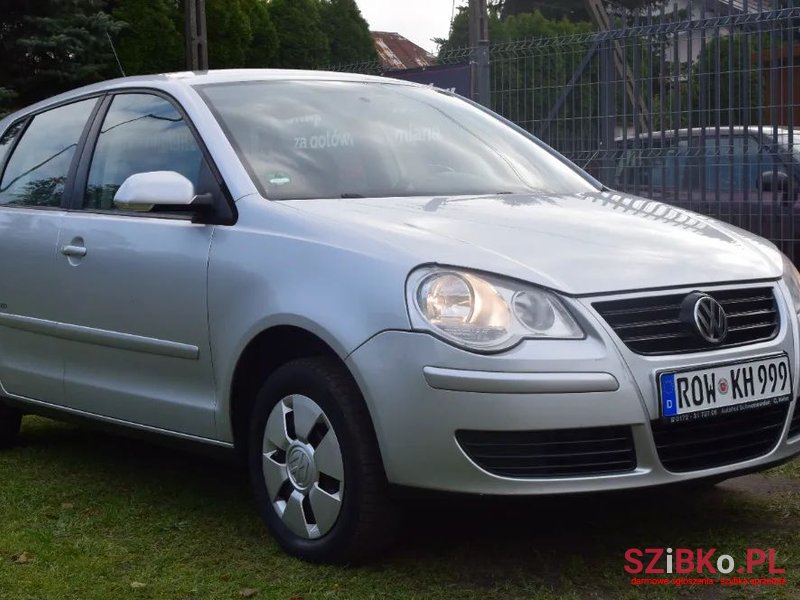 2008' Volkswagen Polo photo #6