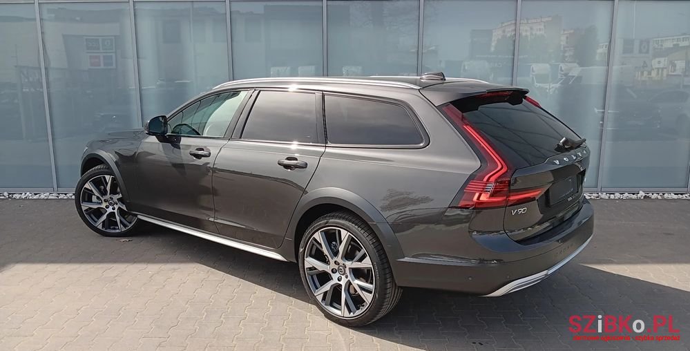 2023' Volvo V90 Cross Country photo #6