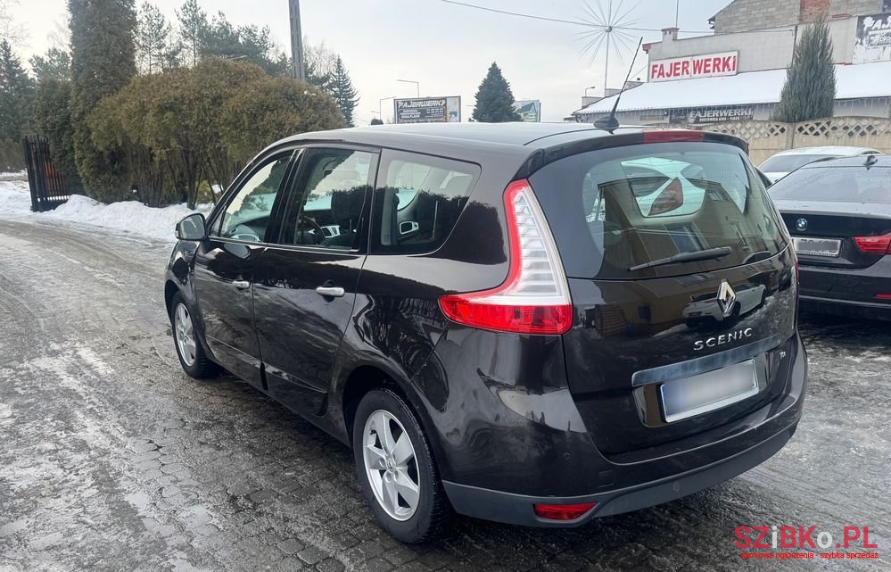 2011' Renault Grand Scenic photo #2