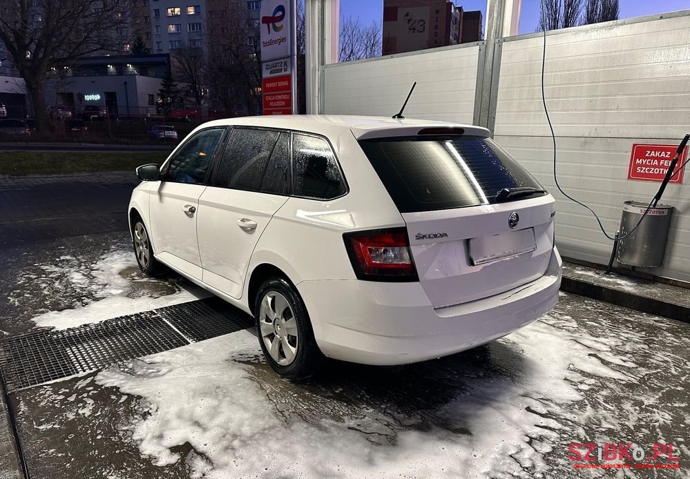 2017' Skoda Fabia 1.0 Ambition photo #4
