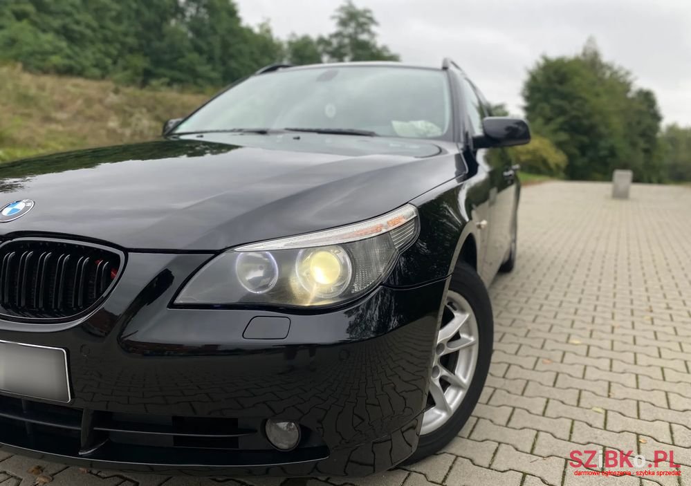 2005' BMW 5 Series 520D photo #2